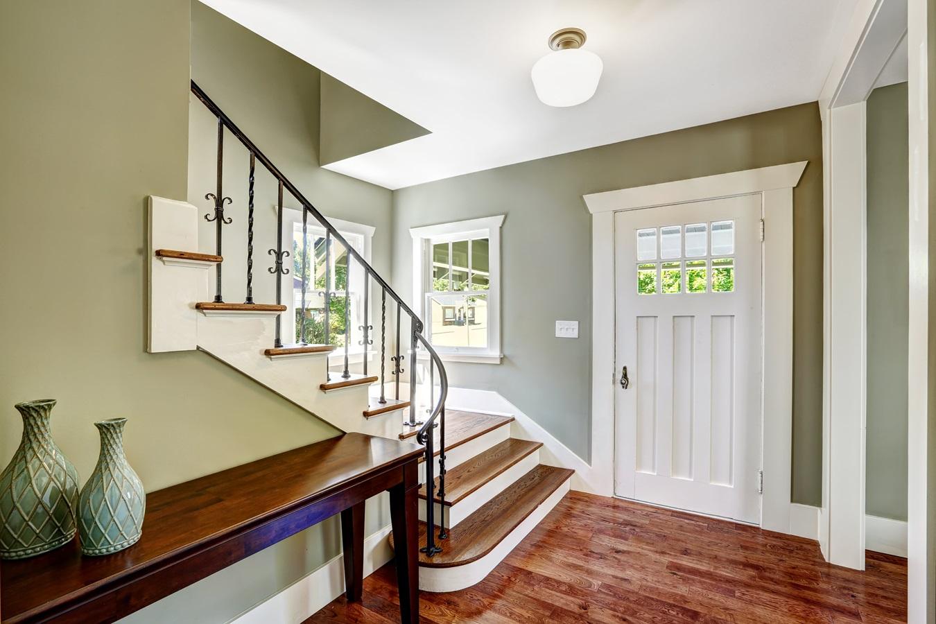 Painting A Foyer – Transform the Entryway