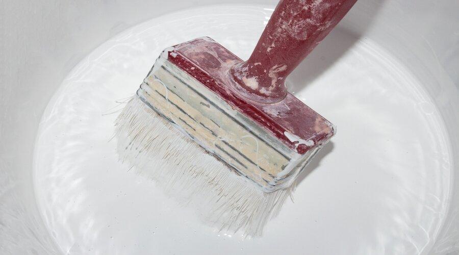 Painting the bathroom in white, bathroom whitewash