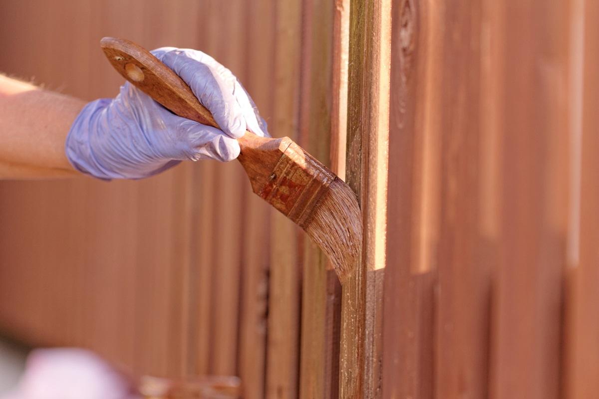 Tips for Painting Your Fence