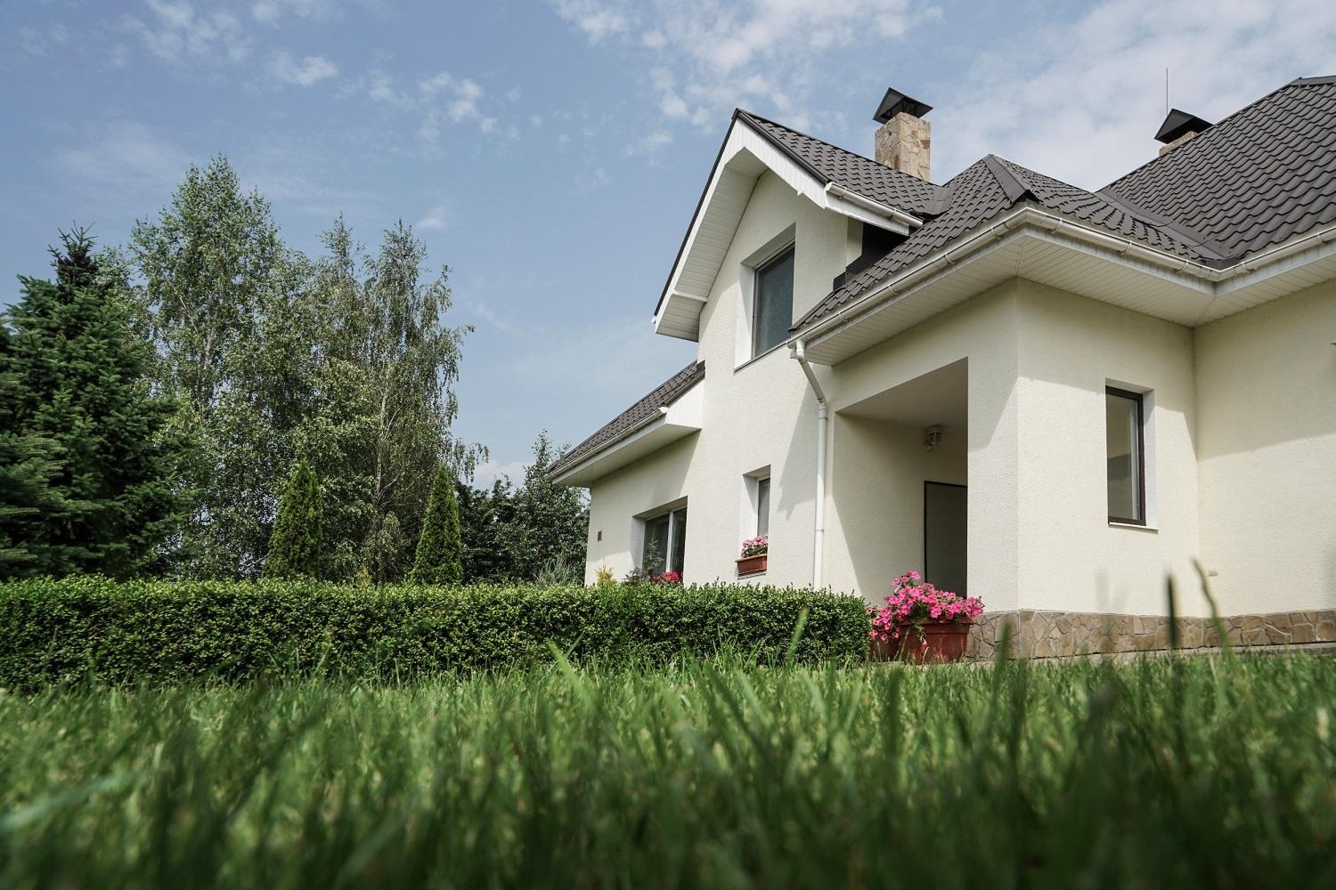 Dangers of Delaying an Exterior Paint Job