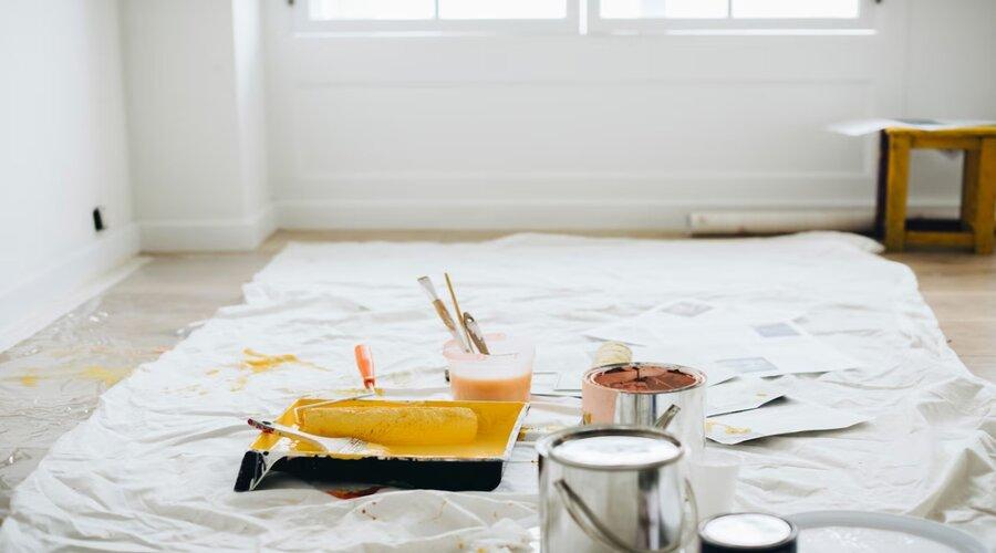 Cover floor before ceiling painting